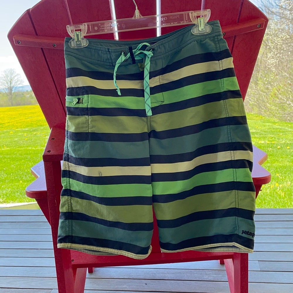 Patagonia boys 14 wavefarer swim trunks shorts